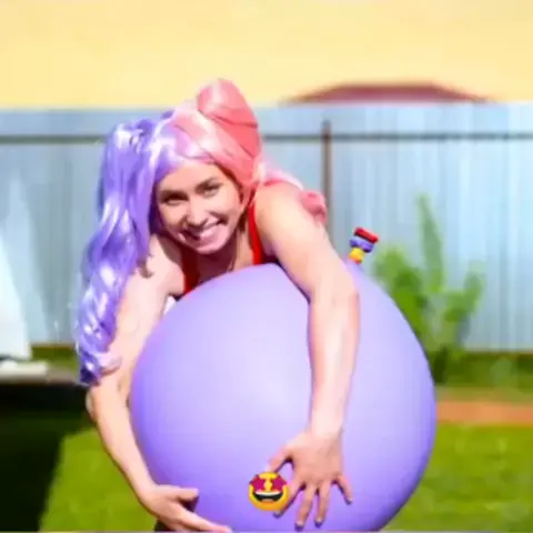 selina siren water balloon