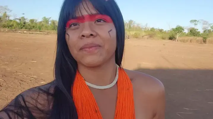 indigenas nuas